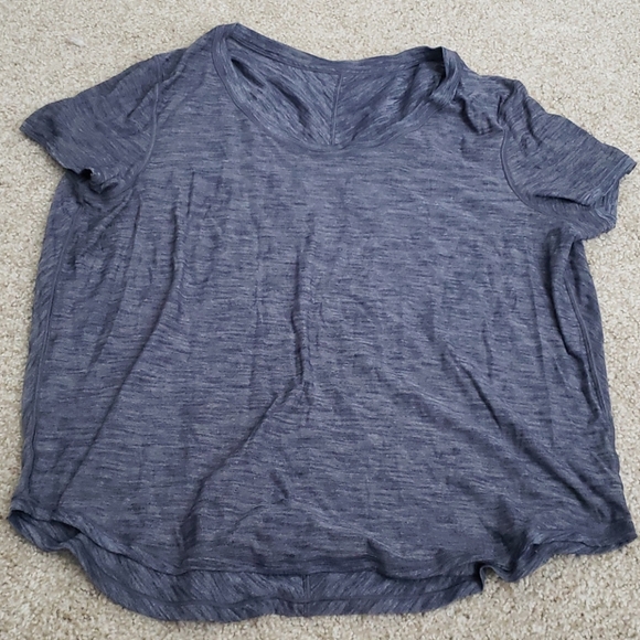 Lululemon tee - Picture 1 of 3